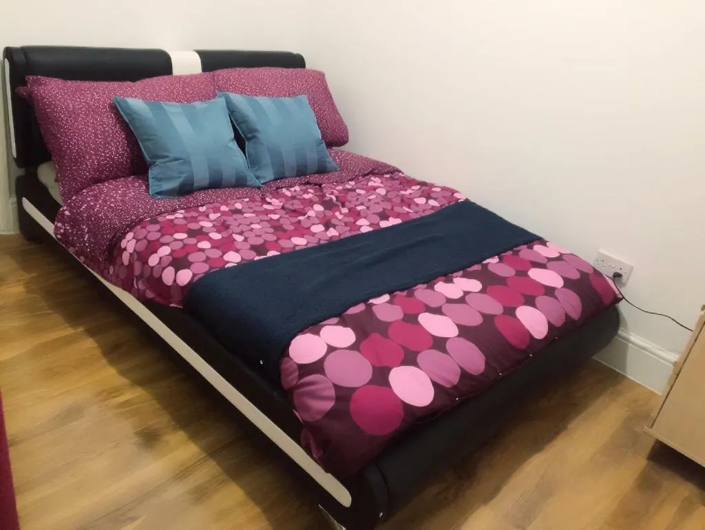 Abbey Wood Station Five Bedroom Self Contained House Guest house Abbey Wood