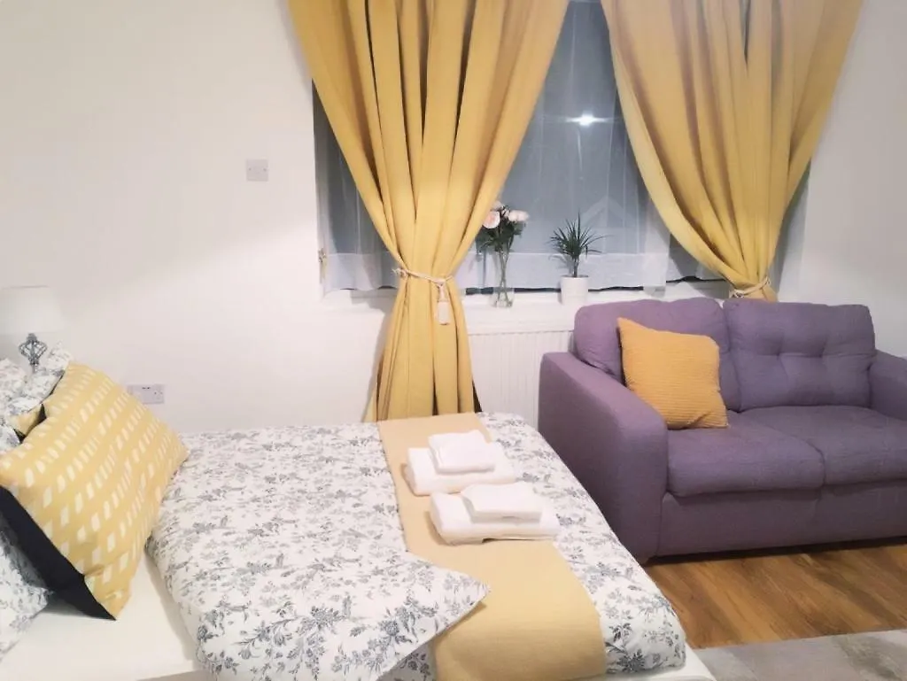 Abbey Wood Station Five Bedroom Self Contained House Abbey Wood