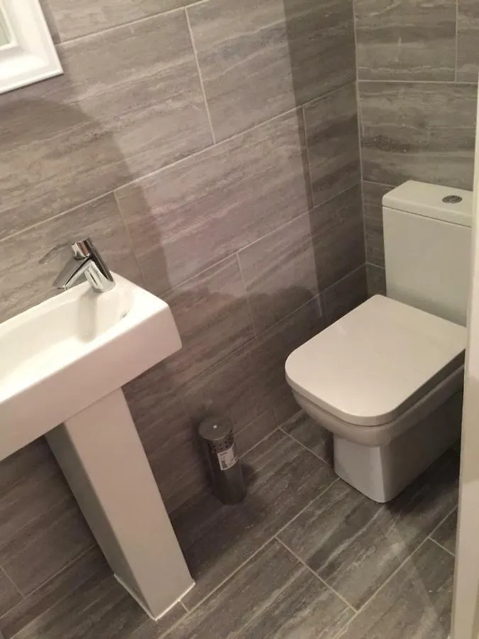 Gasthuis Abbey Wood Station Five Bedroom Self Contained House