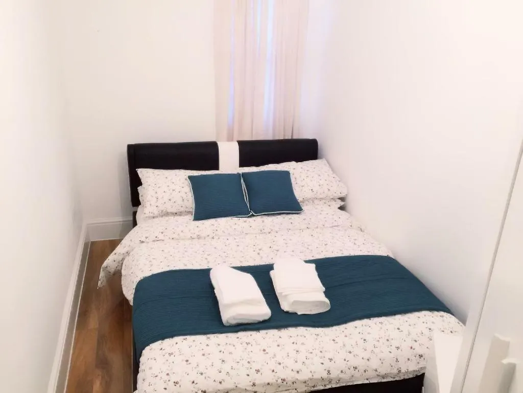 Gasthuis Abbey Wood Station Five Bedroom Self Contained House