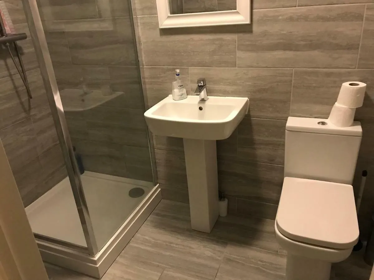 Abbey Wood Station Five Bedroom Self Contained House Gasthuis