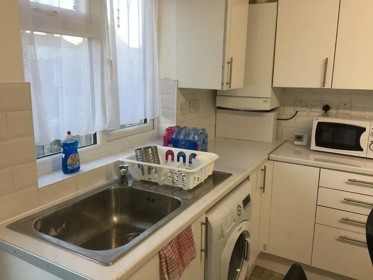 Abbey Wood Station Five Bedroom Self Contained House Gasthof